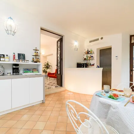 La Casa Di Paolo Affittacamere Marina di Camerota